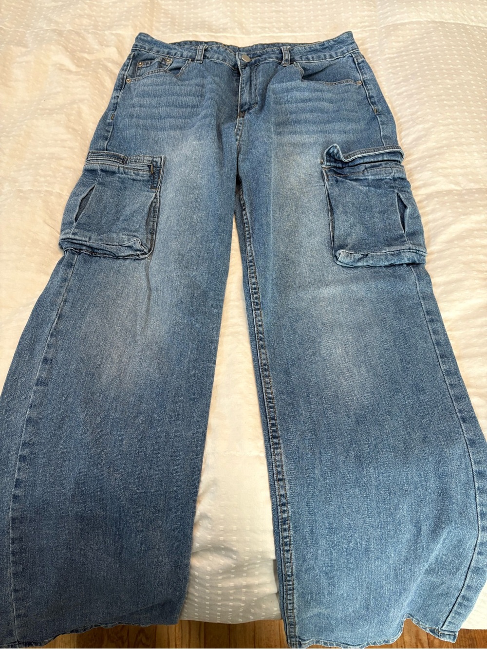 Women’s Size 8 Baggy Cargo Jeans Wide Leg Utility Denim